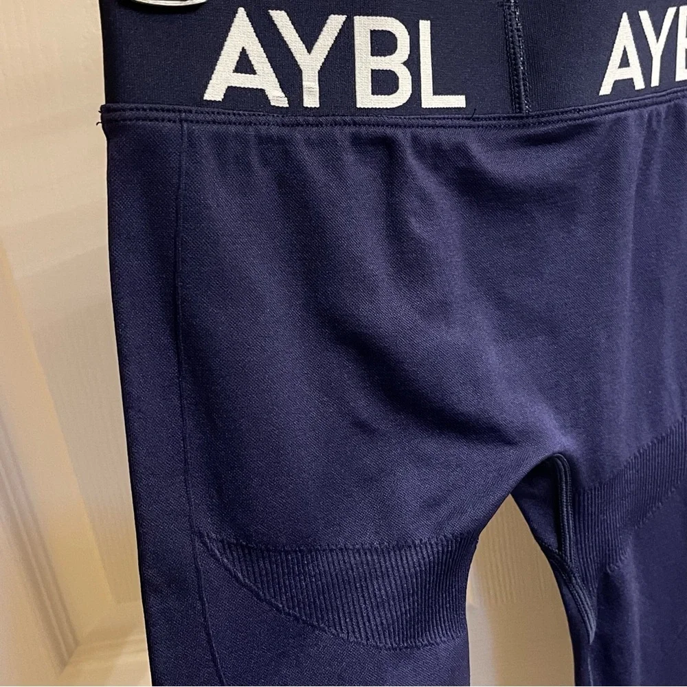 AYBL Navy Staple Seamless Low Rise Athletic Leggings - small